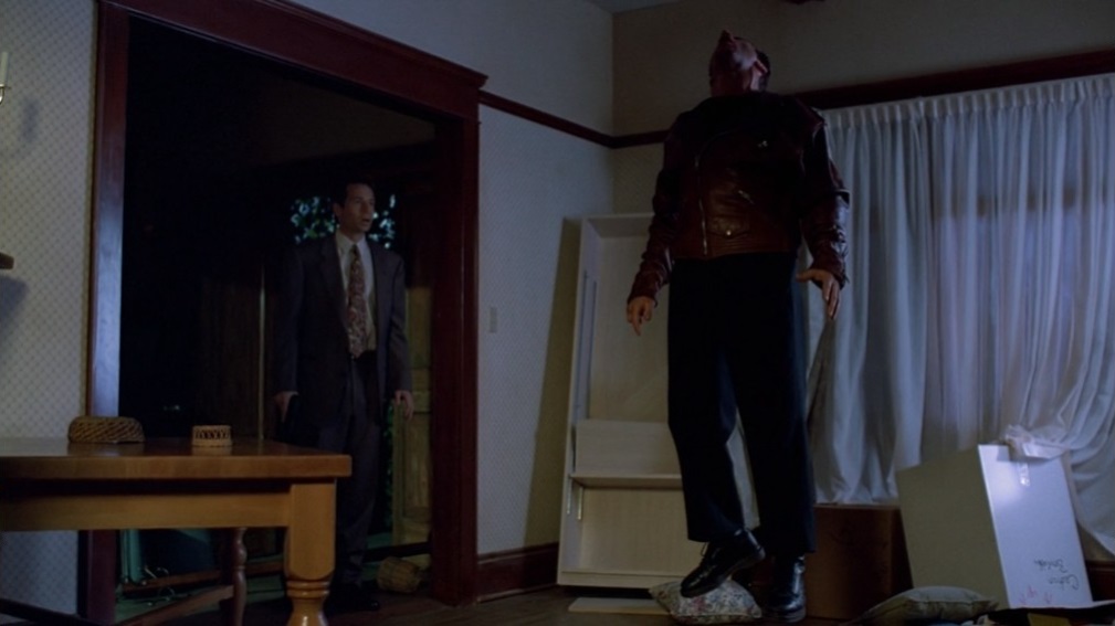 The X-Files, Season 1, Episode 6 - Shadows